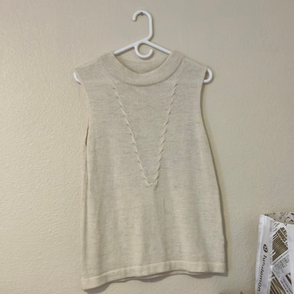 Woo hide cream sweater